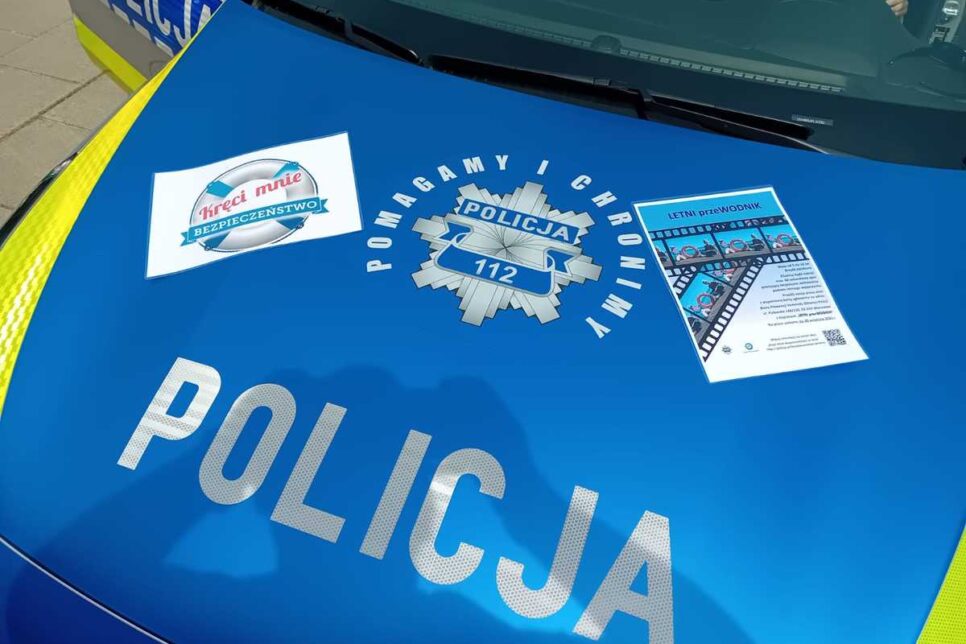 „Kręci mnie bezpieczeństwo latem”. Policjanci z Komendy Powiatowej Policji w Krakowie z wizytą w Szkole Podstawowej w Woli Radziszowskiej.. Kraków