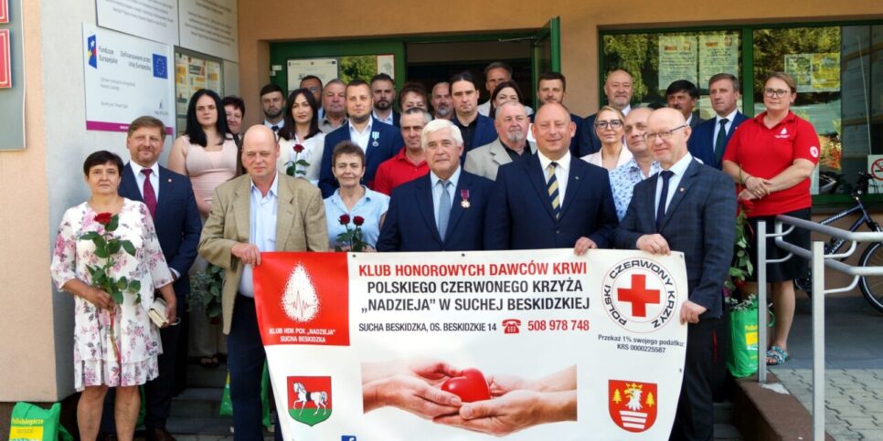 Wojewoda wręczył odznaczenia honorowym krwiodawcom. Powiat suski
