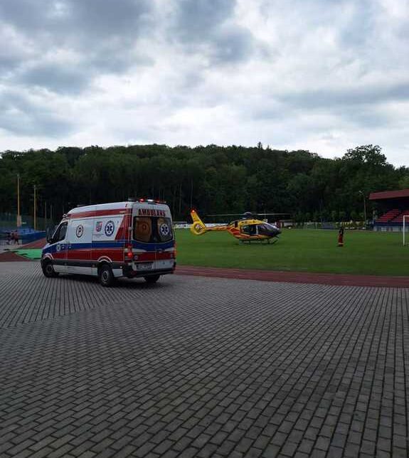 #DzielnicowyBlizejNas Wspólne działanie pozwoliło udzielić szybkiej pomocy 81-latkowi. Bochnia