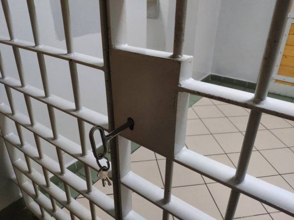 #DzielnicowyBliżejNas. Policjanci z Wadowic zatrzymali dwóch poszukiwanych w ciągu jednego dnia . Wadowice