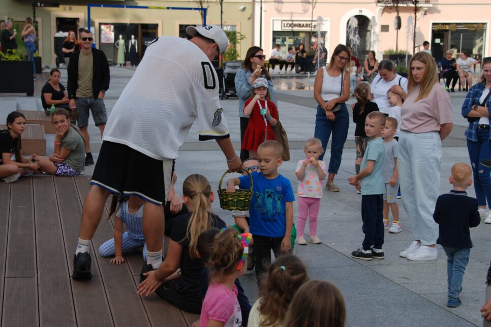 Roztańczony start Kulturalnej Od-nowy na bocheńskim Rynku. Bochnia