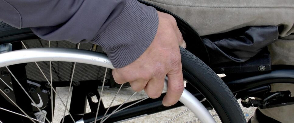 Bezpłatne wsparcie dla osób z niepełnosprawnościami – skorzystaj z pomocy OWIT i Wypożyczalni PFRON. Gorlice