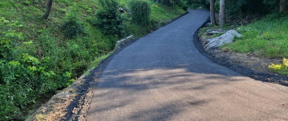 Przebudowa odcinka drogi gminnej nr 364023K Na Jaskówkę w miejscowości Raba Wyżna już zakończona. Raba Wyżna