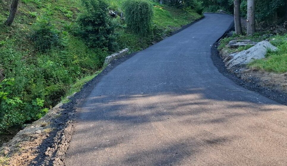 Przebudowa odcinka drogi gminnej nr 364023K Na Jaskówkę w miejscowości Raba Wyżna już zakończona. Raba Wyżna