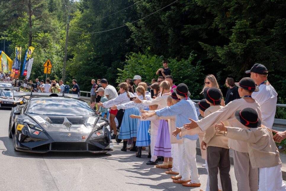 Sportowe emocje i promocja regionu podczas 16. Wyścigu Górskiego Limanowa – Przełęcz pod Ostrą. Powiat limanowski