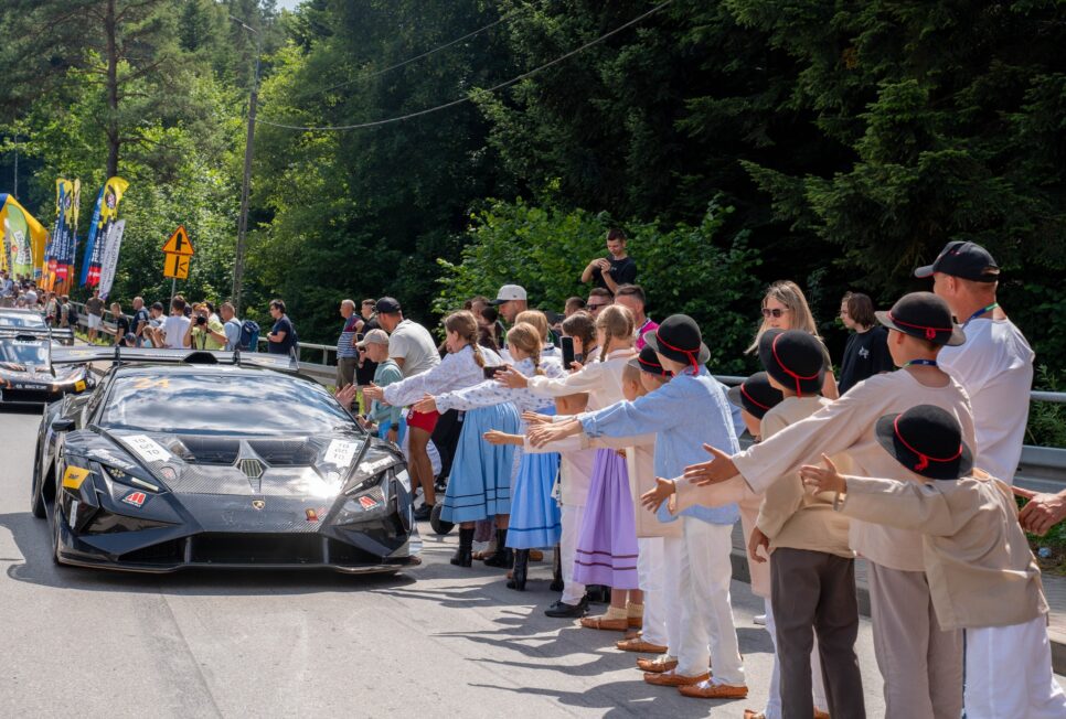 Sportowe emocje i promocja regionu podczas 16. Wyścigu Górskiego Limanowa – Przełęcz pod Ostrą. Powiat limanowski
