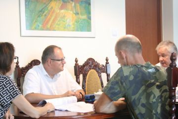 Schody Starostwa Powiatowego w Miechowie przy ul. Racławickiej 12 zostaną przebudowane. Powiat miechowski