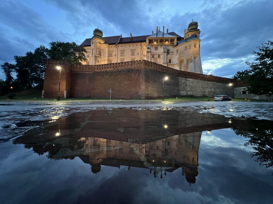 Uwaga na silny deszcz z burzami!. Kraków