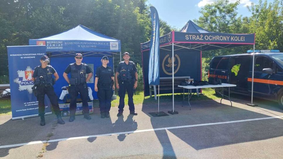 Wspólne działania Policji i Straży Ochrony Kolei w trosce o bezpieczeństwo. Kraków
