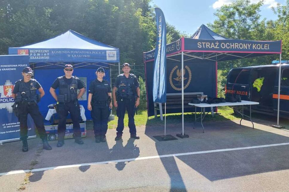Wspólne działania Policji i Straży Ochrony Kolei w trosce o bezpieczeństwo. Kraków