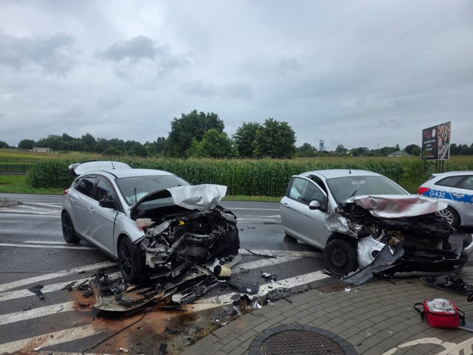Brzeszcze. Zdarzenie drogowe. Zderzenie dwóch samochodów osobowych.. Oświęcim
