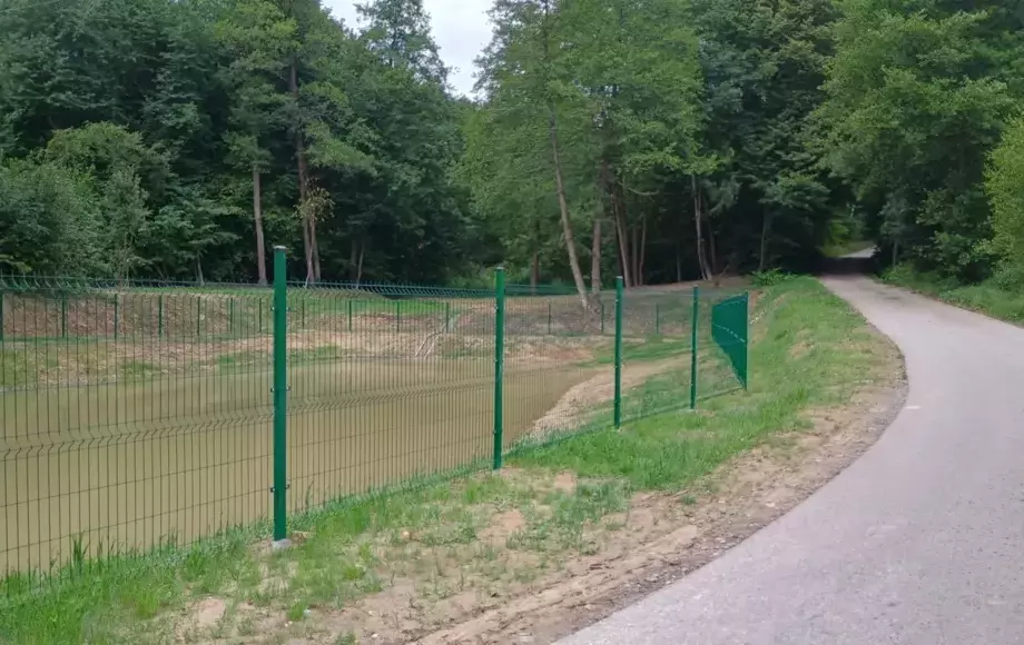 Zakończono przebudowę zbiornika wodno-retencyjnego w Połomiu Dużym. Gmina Nowy Wiśnicz