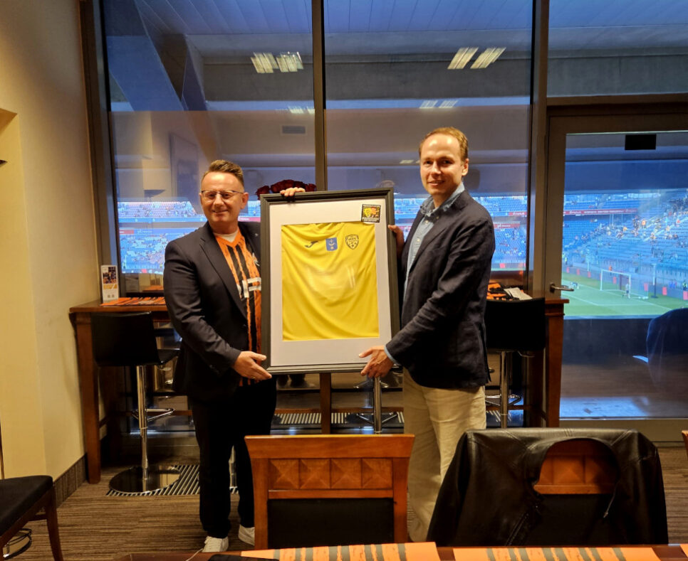 Młodzi sportowcy z Trzebini na meczu Szachtar Donieck – Besiktas Stambuł. Gmina Trzebinia