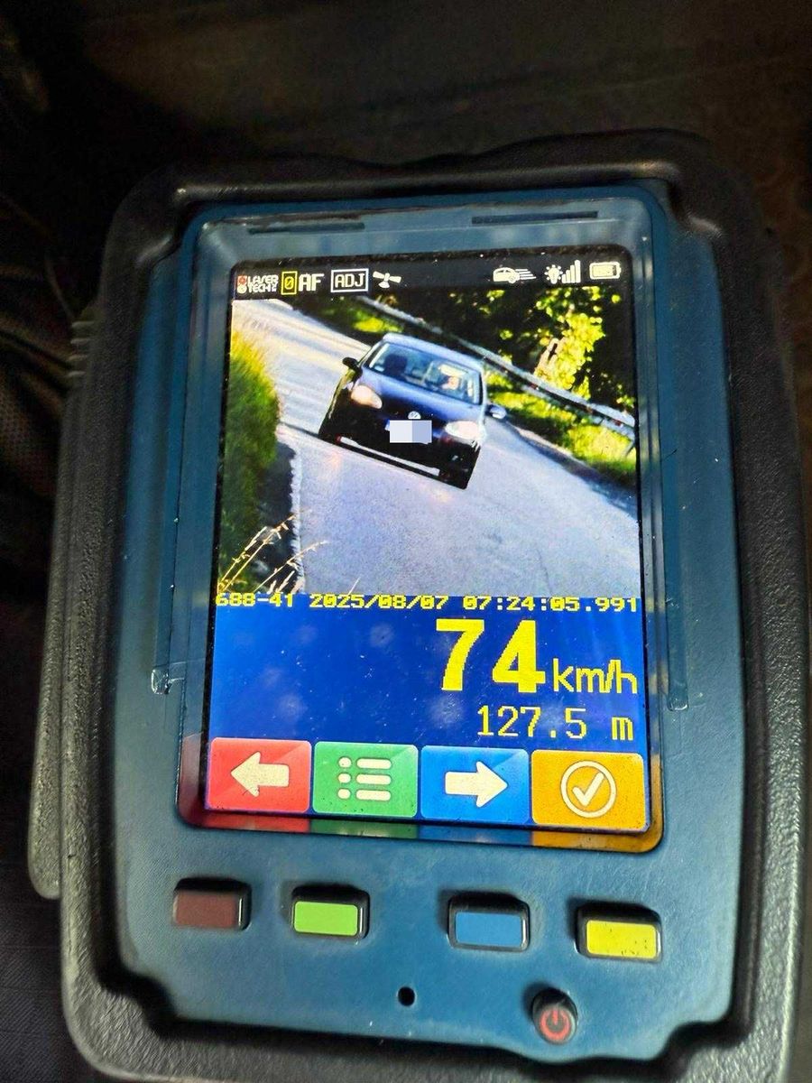 Nietrzeźwy kierowca przekroczył prędkość w obszarze zabudowanym – stracił prawo jazdy. Tarnów