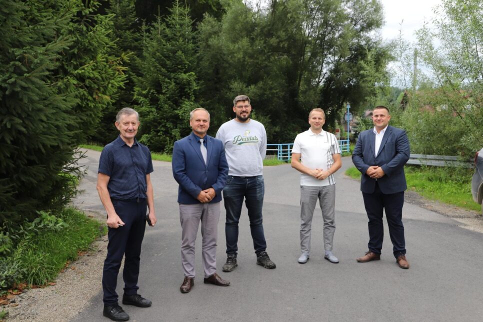 Odebrano kolejne odcinki zmodernizowanych dróg. Gmina Limanowa