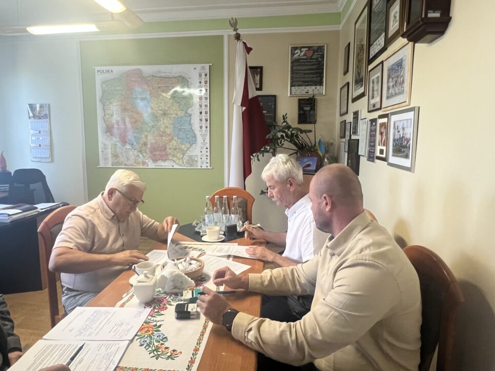 Podpisano umowę na budowę sieci kanalizacyjnej w miejscowości Nieczajna Górna. Gmina Dąbrowa Tarnowska