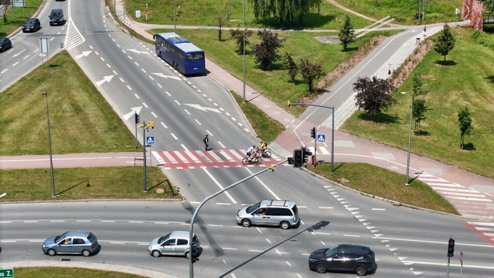 Niechronieni uczestnicy ruchu drogowego pod okiem drona. Nowy Sącz