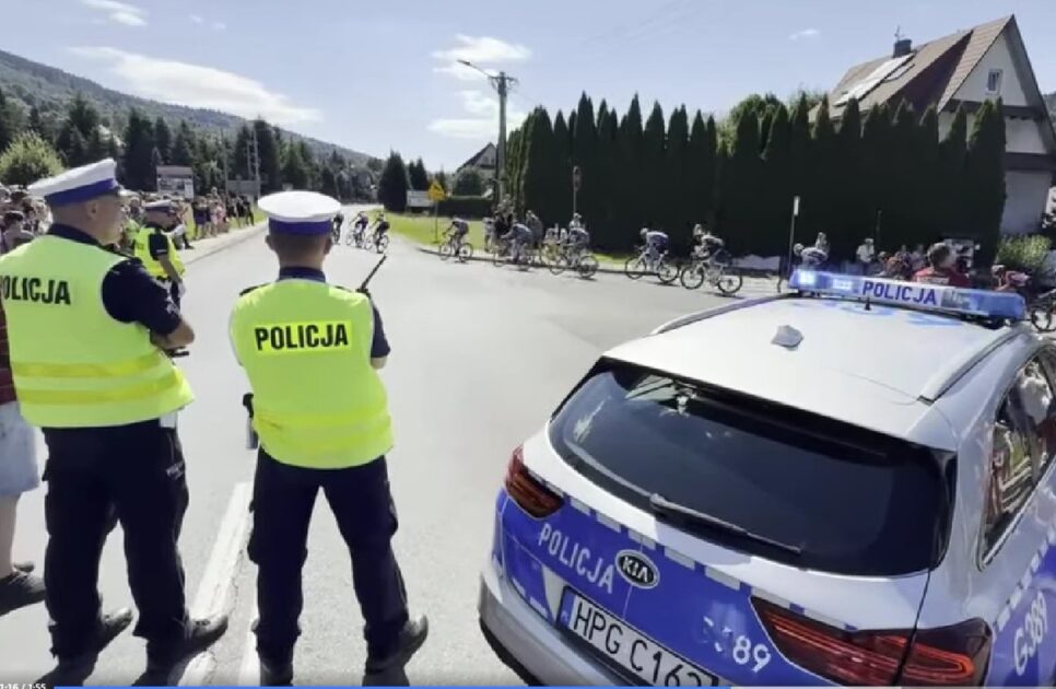 Policjanci zabezpieczali wyścig kolarski „82. TOUR DE POLOGNE” w powiecie suskim.. Sucha Beskidzka