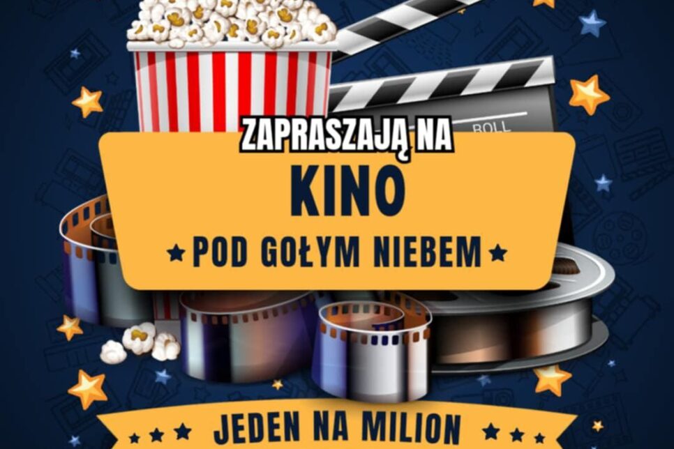 film ,,Jeden na Milion” podczas kina plenerowego w Trzcianie. Gmina Trzciana