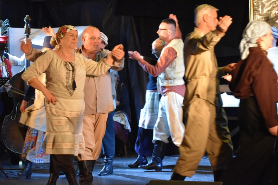 UDANE APLIKOWANIE DO PROGRAMU „ETNOMAŁOPOLSKA” – BĘDĄ STROJE LUDOWE DLA DĄBROWY!. Gmina Dąbrowa Tarnowska