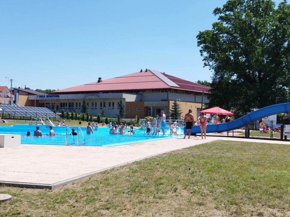 Lato, słońce i relaks – czekamy na Ciebie na basenie sezonowym!. Gmina Dąbrowa Tarnowska