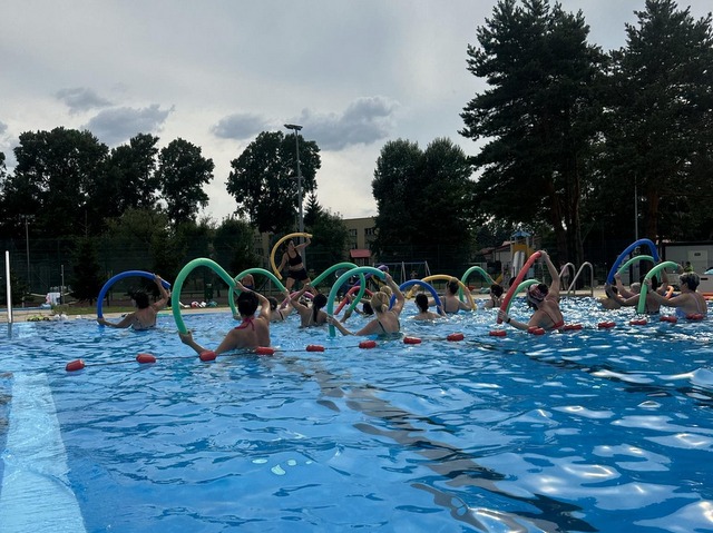 Zapraszamy na zajęcia Aqua aerobiku. Gmina Dąbrowa Tarnowska