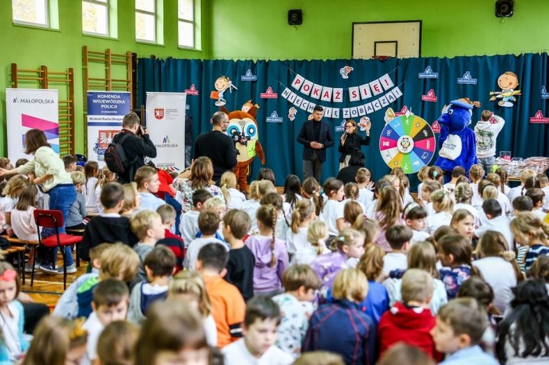 Fundusze Europejskie poprawią bezpieczeństwo na małopolskich drogach!. Małopolska