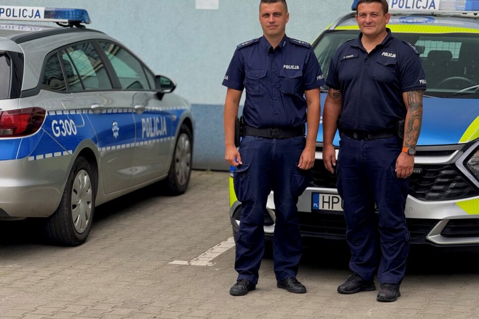 #Dzielnicowybliżejnas. Policjanci z Myślenic odnaleźli zaginione dziecko – szybka akcja zakończona sukcesem. Myślenice