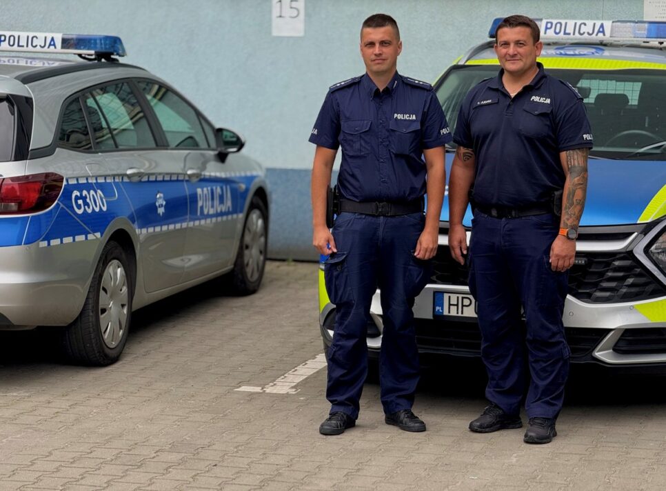 #Dzielnicowybliżejnas. Policjanci z Myślenic odnaleźli zaginione dziecko – szybka akcja zakończona sukcesem. Myślenice