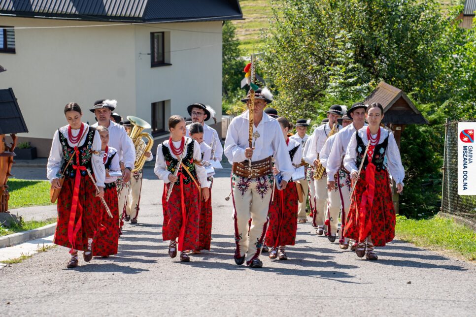 Obchody Święta Wojska Polskiego z udziałem przedstawicieli Powiatu Limanowskiego. Powiat limanowski