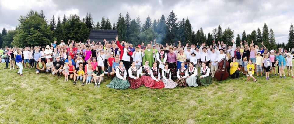 Łopień przyciągnął rekordowe tłumy – XVI edycja akcji „Odkryj Beskid Wyspowy 2025”. Gmina Tymbark