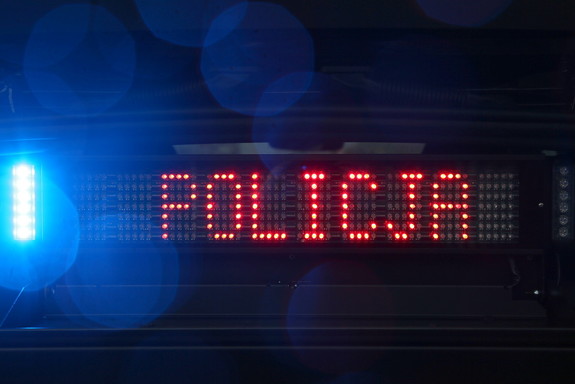 Policjanci zatrzymali 28-ltka, który uderzył w ogrodzenie i zbiegł z miejsca zdarzenia. Bochnia