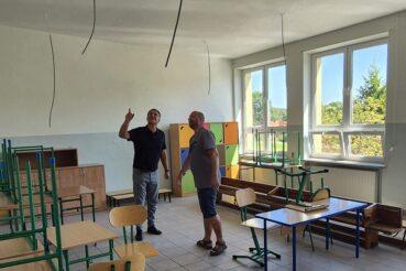 Wakacyjne remonty w szkołach i przedszkolach gminy Brzeźnica. Brzeźnica