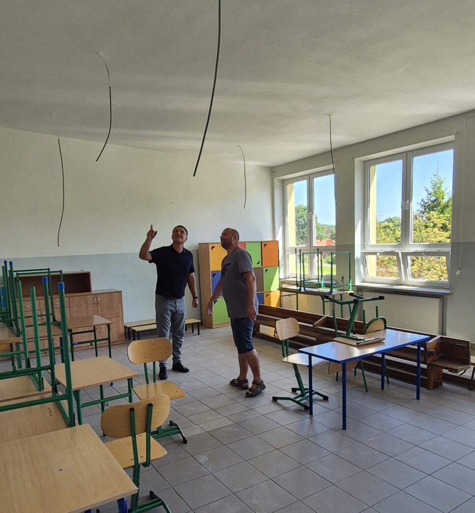 Wakacyjne remonty w szkołach i przedszkolach gminy Brzeźnica. Brzeźnica