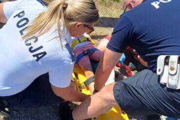 Policjanci z Nowego Targu ruszyli na pomoc poszkodowanej 8-latce. Nowy Targ