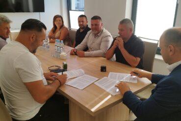 Rozpoczęcie modernizacji Orlika w Trzcianie. Gmina Trzciana