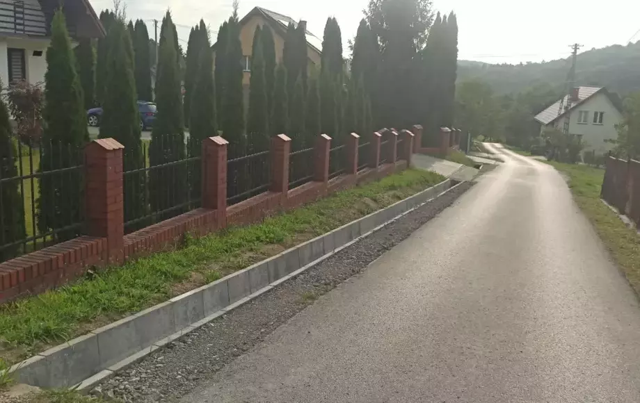 Bieżące naprawy i prace utrzymaniowe w Gminie Nowy Wiśnicz. Gmina Nowy Wiśnicz