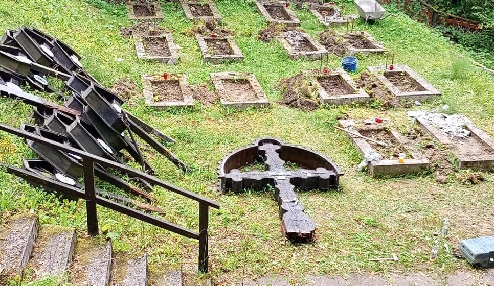 Rozpoczęły się prace konserwatorskie na Cmentarzu Wojennym nr 365 w Tymbarku. Gmina Tymbark