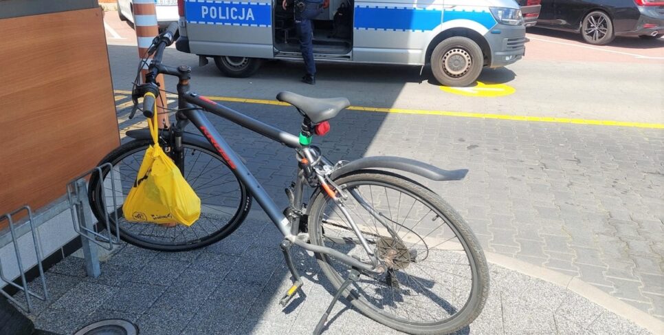 Oświęcim. Dzielnicowi zatrzymali złodzieja i odzyskali skradziony rower. Oświęcim