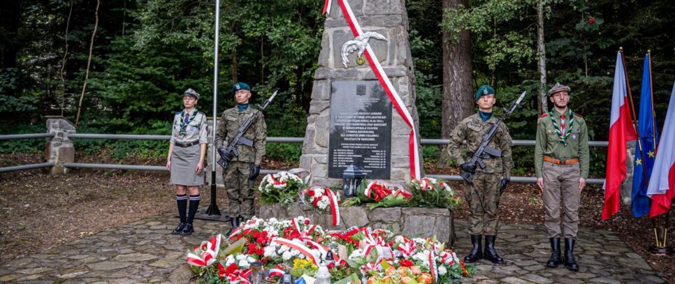 Bohaterska załoga Halifaxa upamiętniona w Banicy. Gorlice