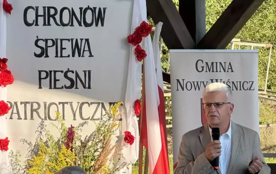 Chronów śpiewa pieśni patriotyczne po raz osiemnasty. Gmina Nowy Wiśnicz