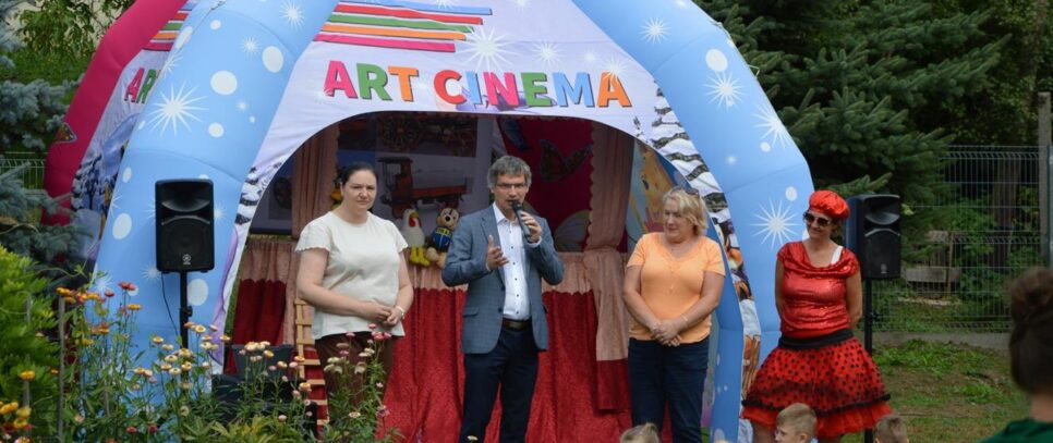 Piknik na zakończenie wakacji w tymbarskiej bibliotece. Gmina Tymbark