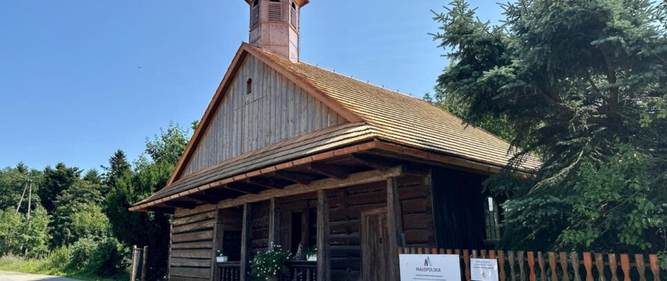 Pierwszy etap renowacji Kaplicy – pustelni św. Rozalii w Barwałdzie Górnym zakończony. Kalwaria Zebrzydowska