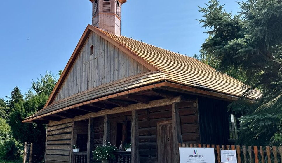 Pierwszy etap renowacji Kaplicy – pustelni św. Rozalii w Barwałdzie Górnym zakończony. Kalwaria Zebrzydowska