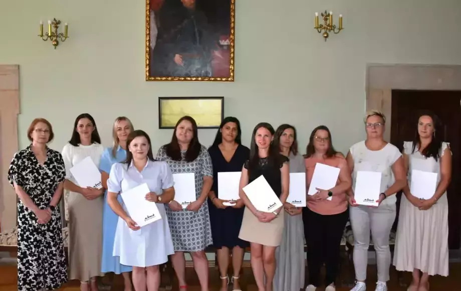 Uroczyste wręczenie aktów mianowania nauczycielkom. Gmina Nowy Wiśnicz