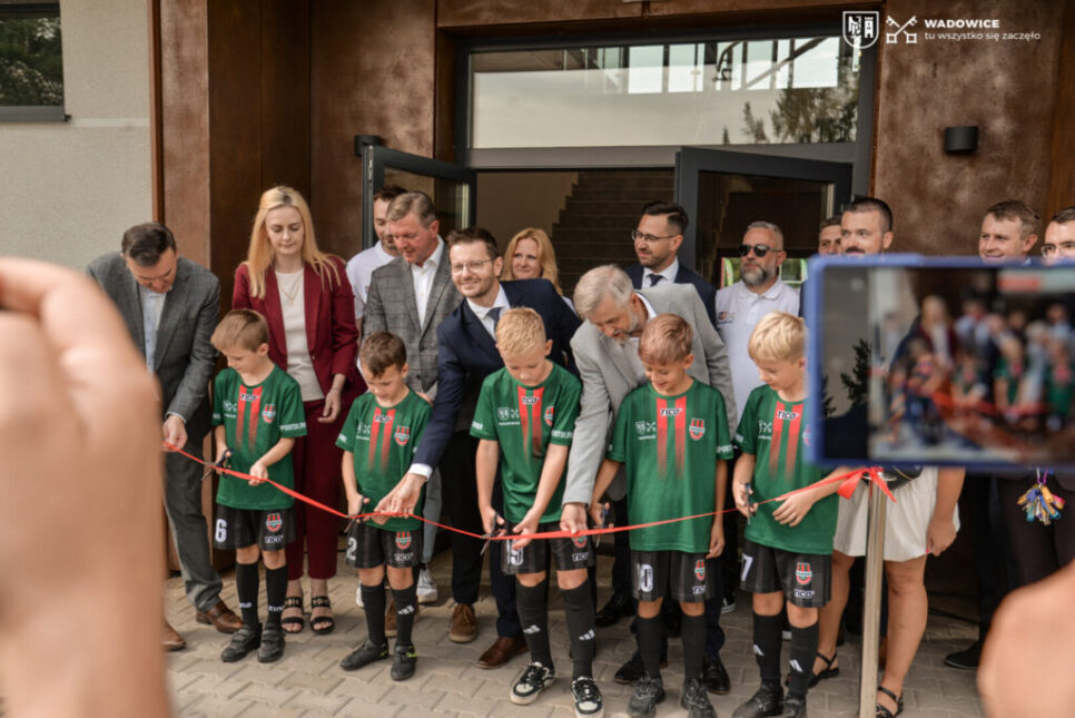 Nowoczesne zaplecze otwarte. Sportowcy czekali na to 50 lat!. Wadowice