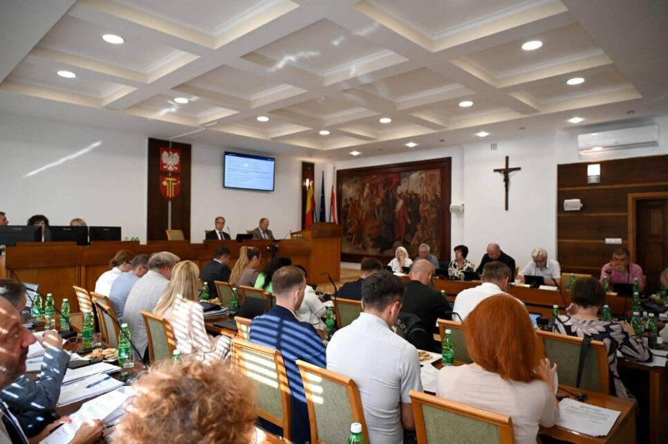 Rada Miasta przyjęła Uchwałę ws. przeprowadzenia konsultacji społecznych w sprawie projektu statutu Gminy Miasta Bochnia. Bochnia