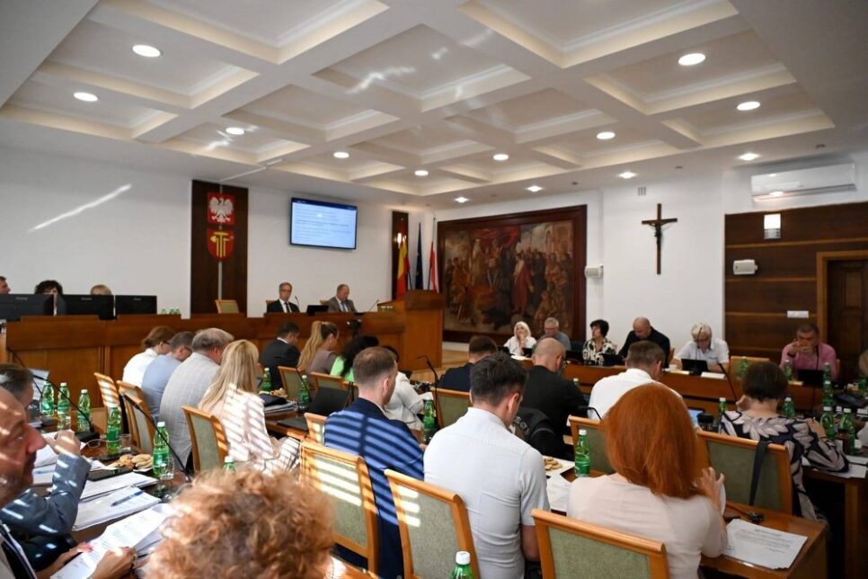 Rada Miasta przyjęła Uchwałę ws. przeprowadzenia konsultacji społecznych w sprawie projektu statutu Gminy Miasta Bochnia. Bochnia