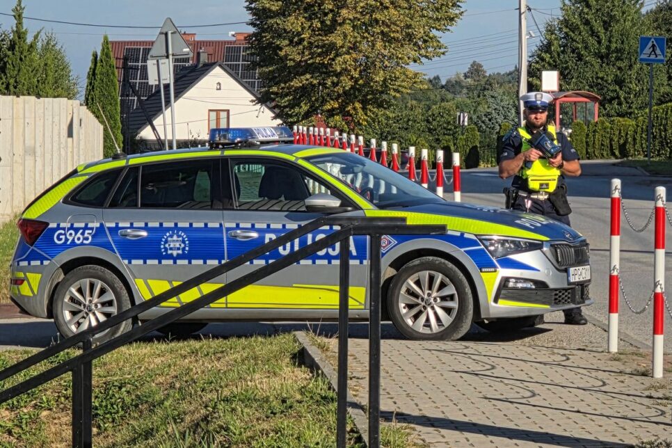 „Bezpieczna Droga do Szkoły 2025” – policyjne działania profilaktyczno-edukacyjne w powiecie limanowskim. Limanowa