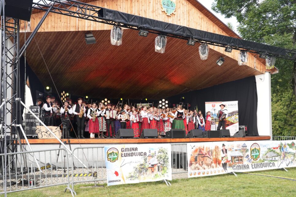 Za nami XXVI Powiatowe Święto Owocobrania połączone z jubileuszem 700 – lecia Parafii w Łukowicy.. Powiat limanowski